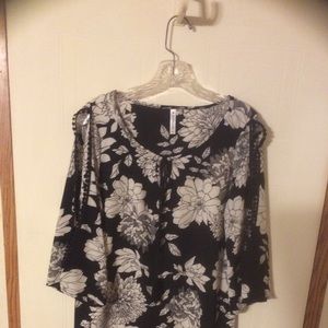 Piphany size medium blouse